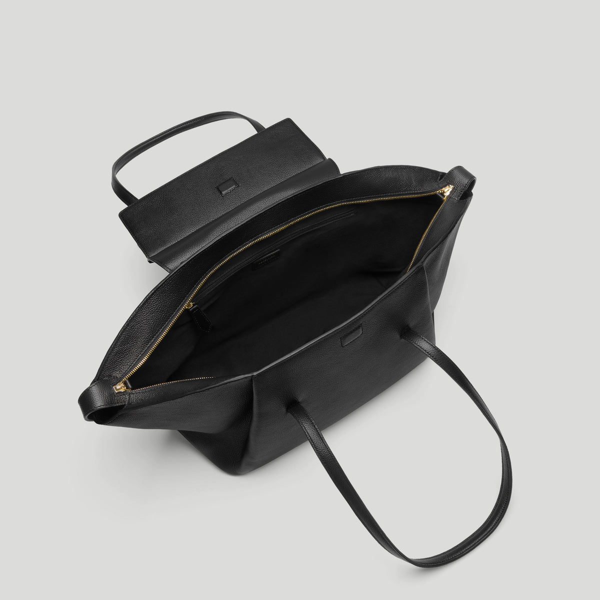 Exclusive The Brooklyn — One Size — Size black small grain — Detail View