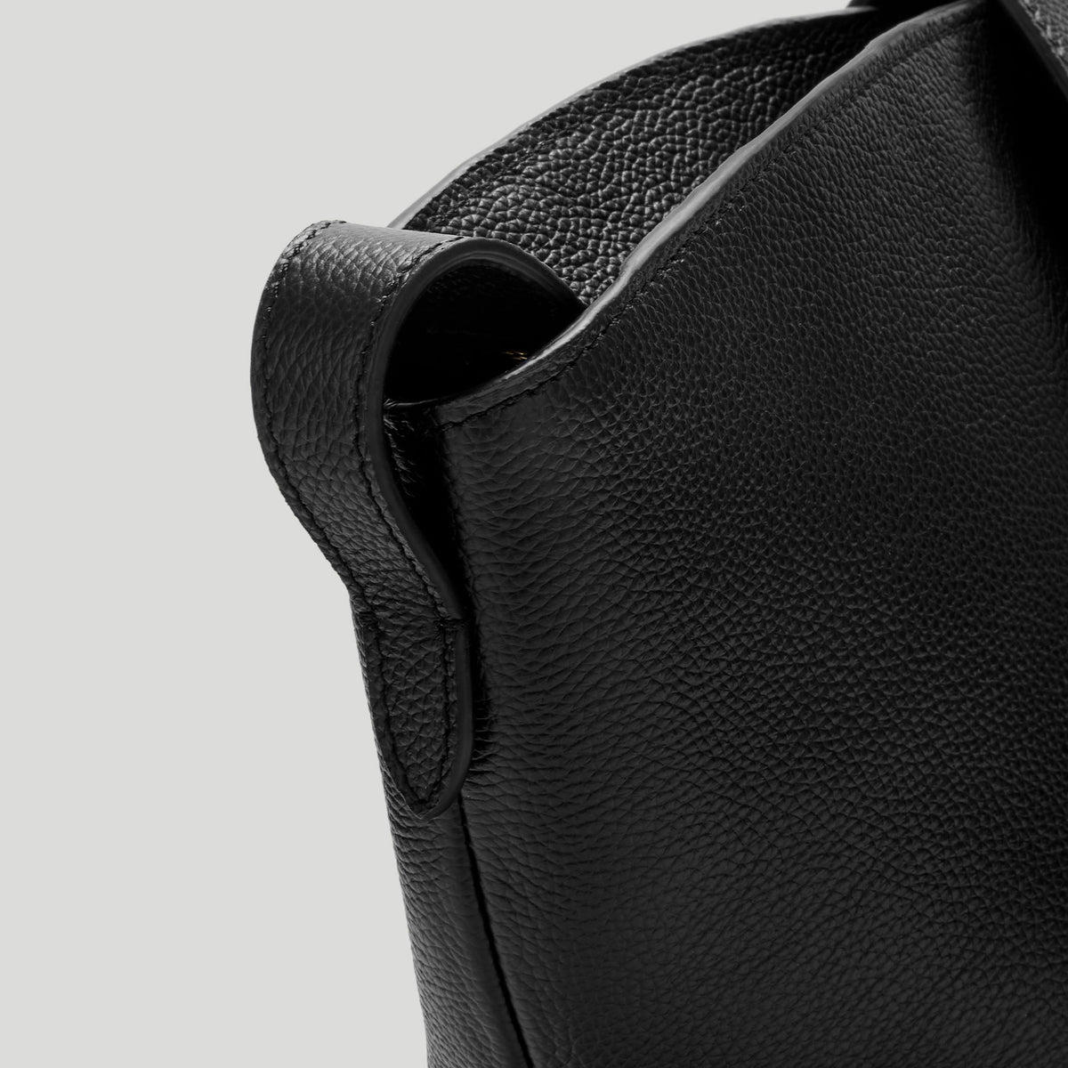 Exclusive The Brooklyn — One Size — Size black small grain — Top View