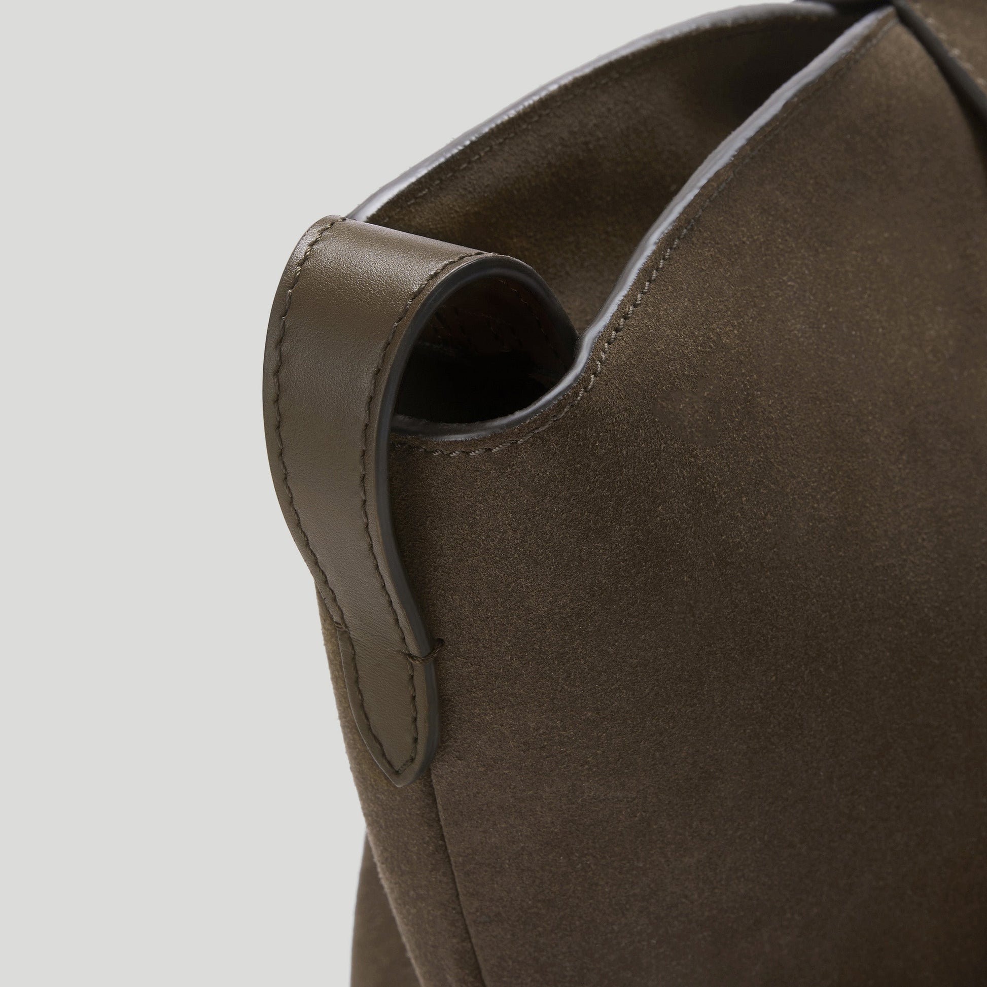 Exclusive The Brooklyn — One Size — Size hazel suede — Detail View