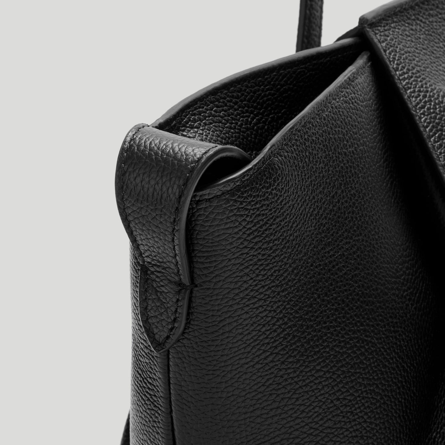 Exclusive The Midi Brooklyn — Midi — Size black small grain — Detail View
