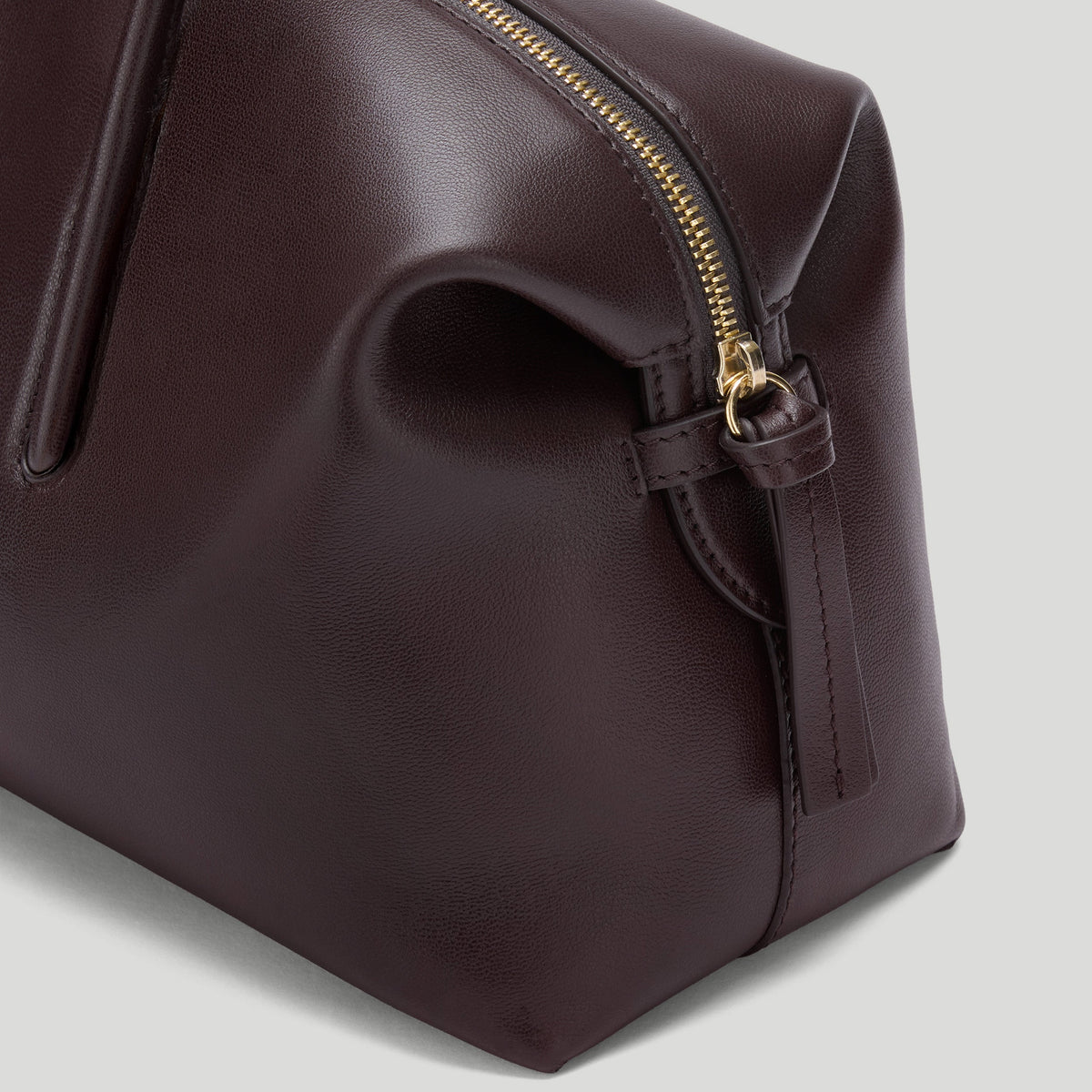 Exclusive The Midi Stockholm — Midi — Size bordeaux fine grain — Back View