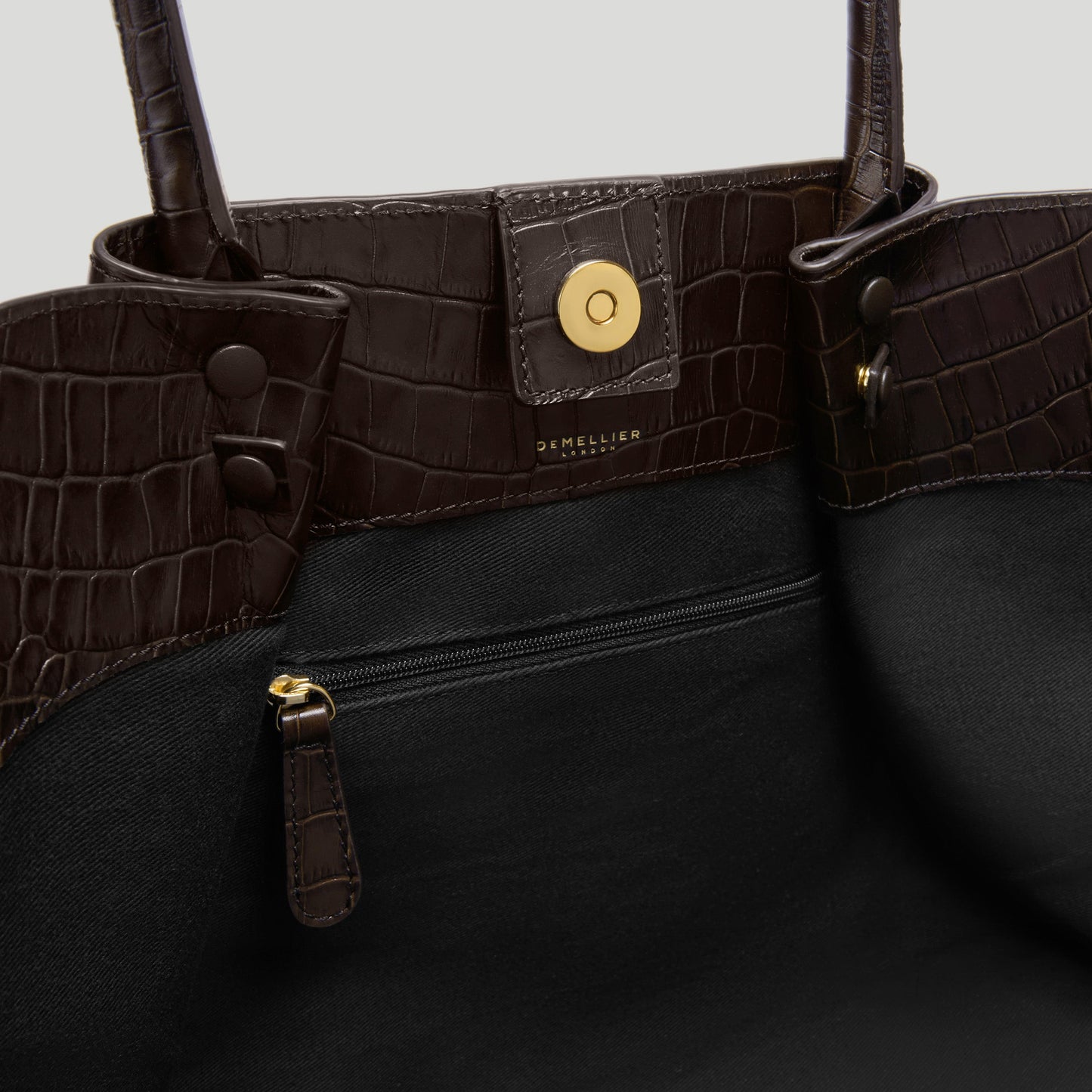 Exclusive The New York — One Size — Size dark chocolate croc-effect — Detail View