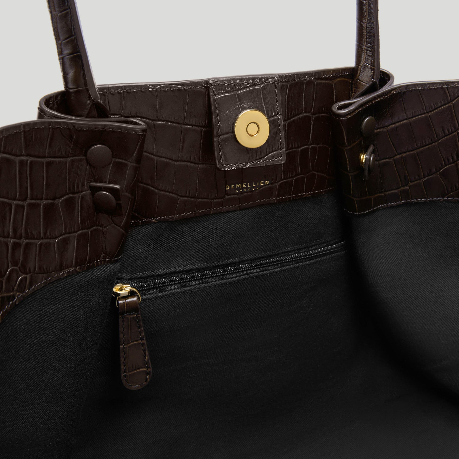 Exclusive The New York — One Size — Size dark chocolate croc-effect — Detail View