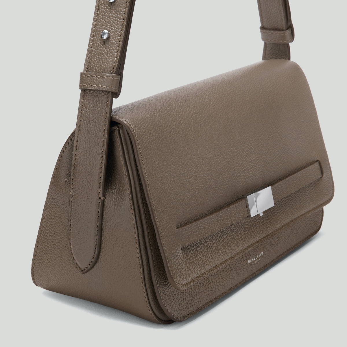 Exclusive The New York Crossbody — One Size — Size dark taupe small grain — Detail View