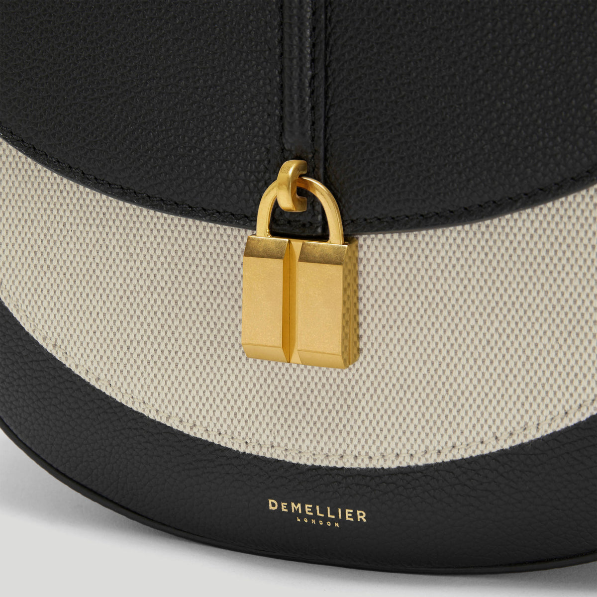 Exclusive The Siena Saddle — One Size — Size salt & pepper canvas black small grain — Back View