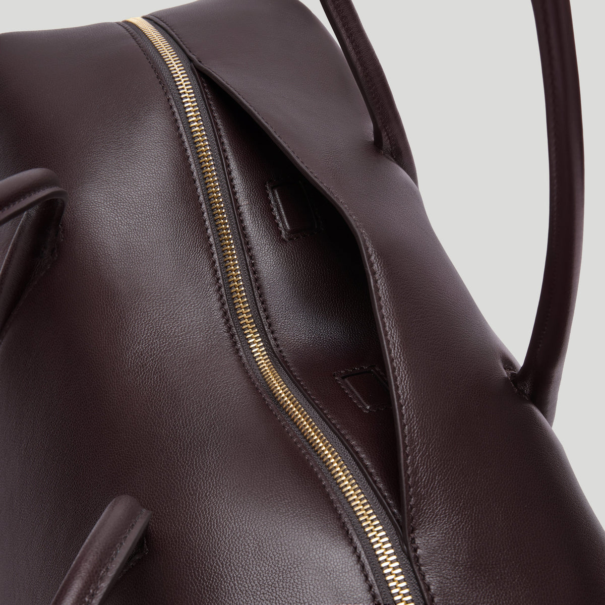 Exclusive The Stockholm — One Size — Size bordeaux fine grain — Detail View