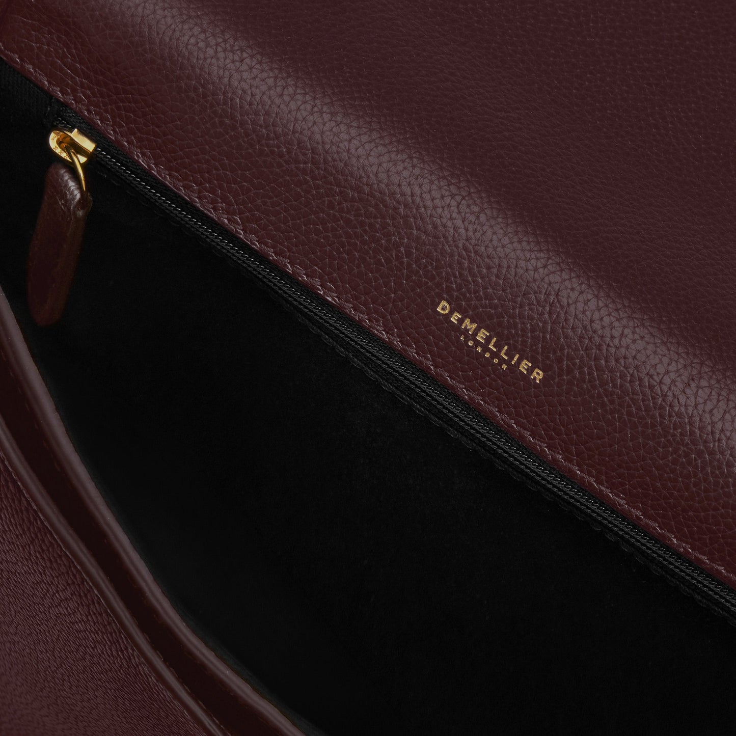 Exclusive The Vancouver — One Size — Size burgundy small grain — Detail View