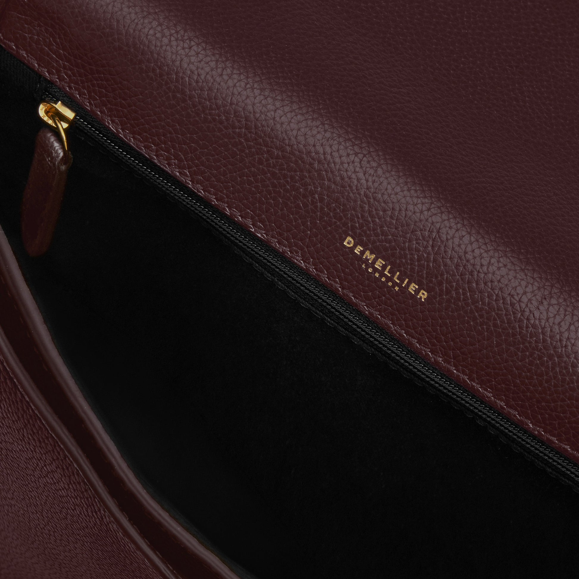 Exclusive The Vancouver — One Size — Size burgundy small grain — Detail View