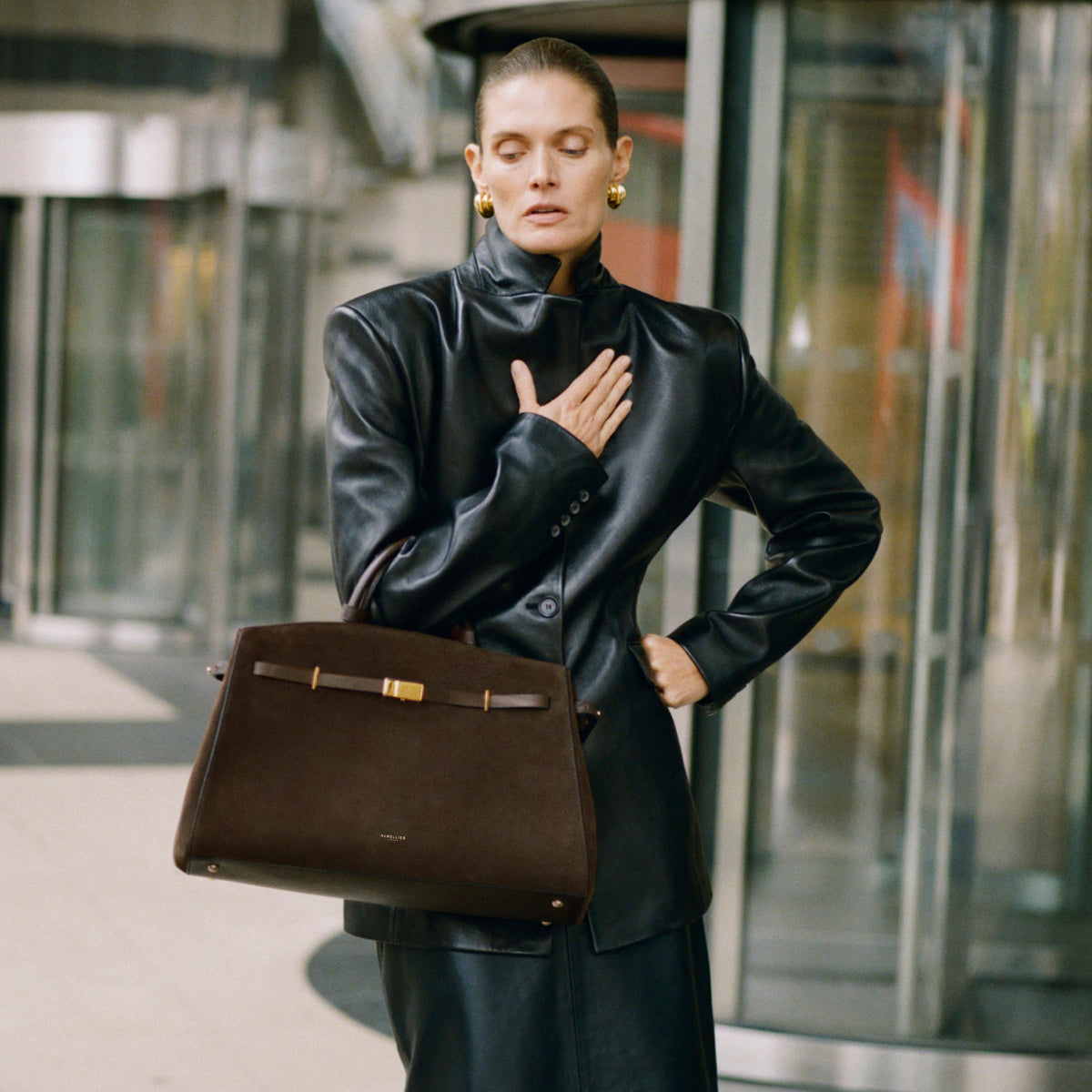 Exclusive The Hudson — One Size — Size mocha suede & mocha smooth — Side View