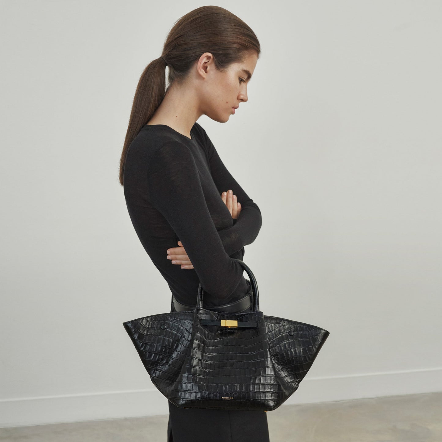Exclusive The Midi New York — Midi — Size black croc-effect — Lifestyle View