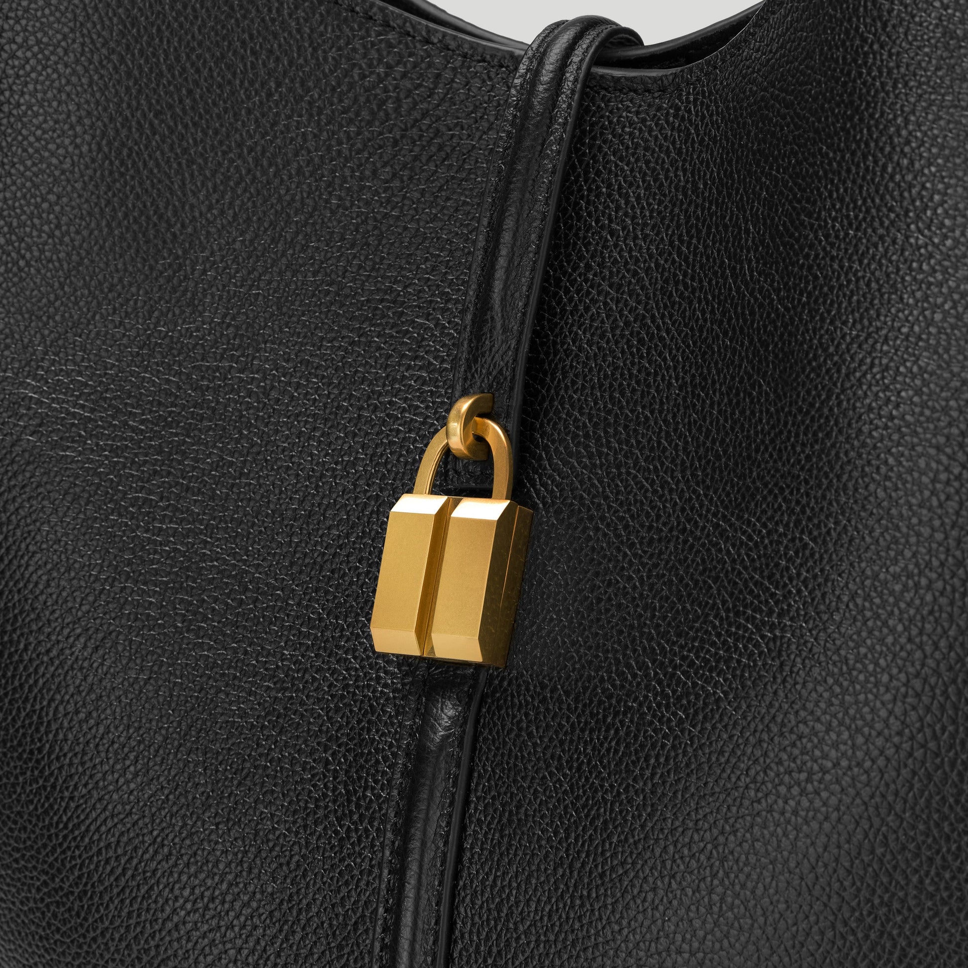 Exclusive The Large Siena Bucket — Large — Size black small grain — Side View