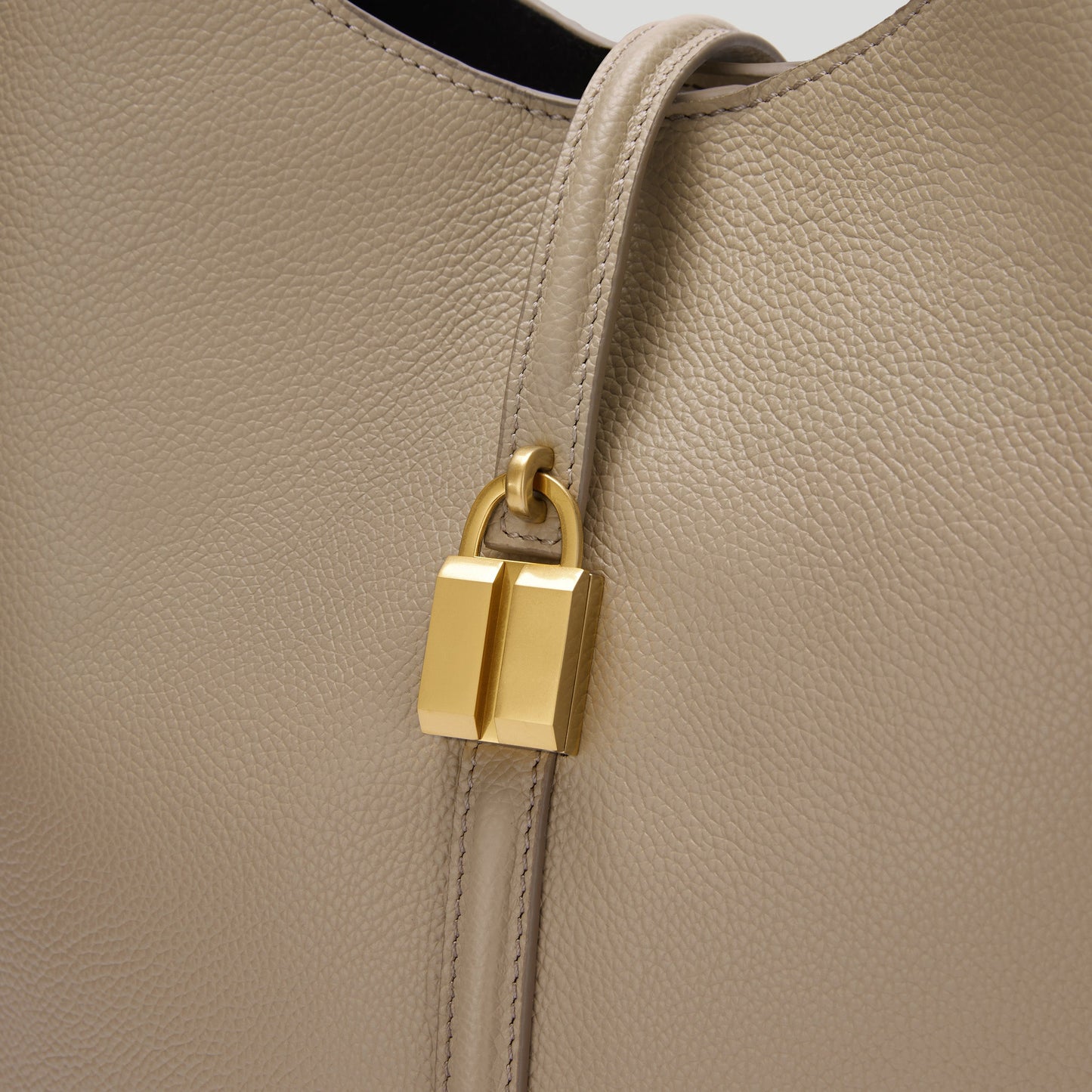 Exclusive The Large Siena Bucket — Large — Size light taupe small grain — Side View