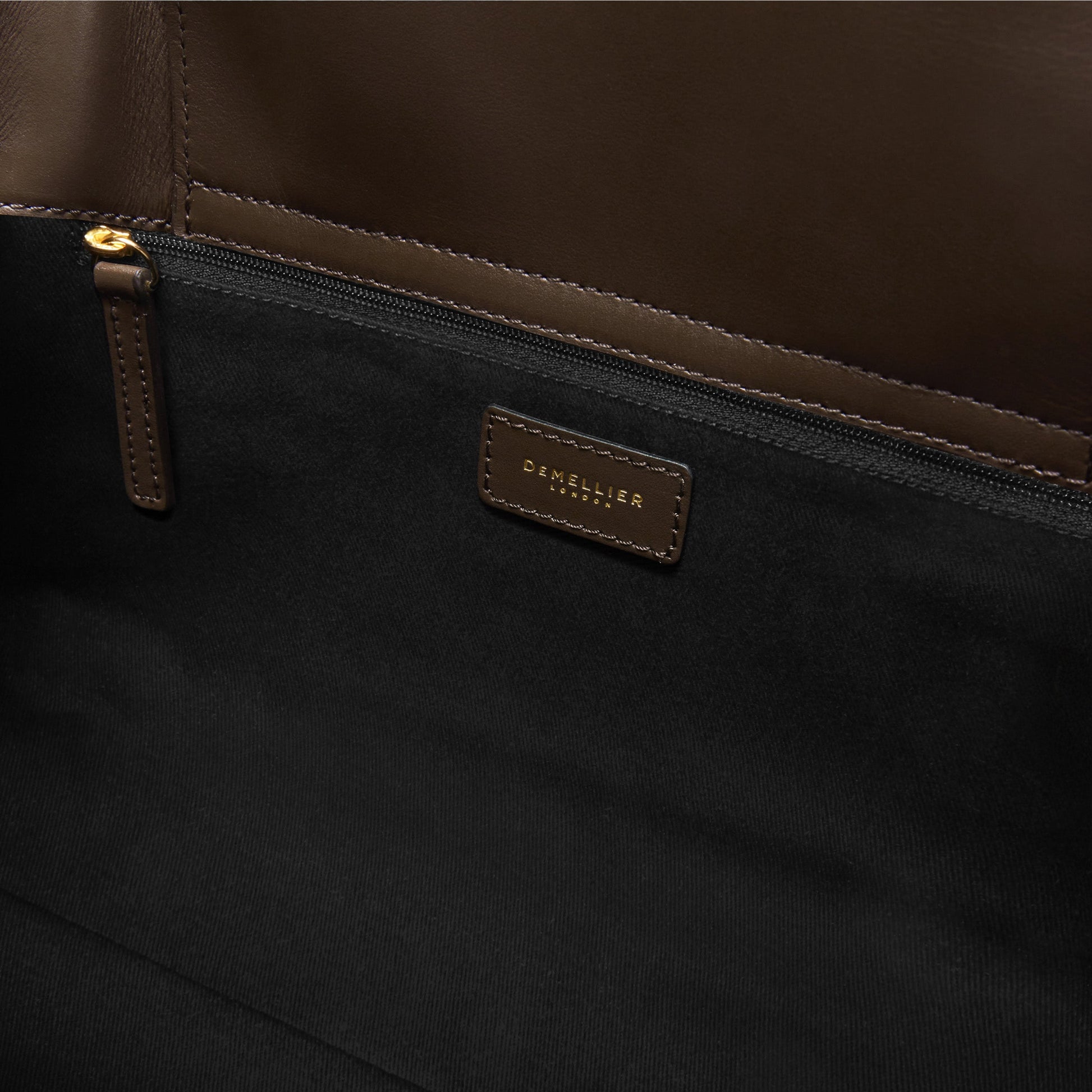 Exclusive The Midi Hudson — Midi — Size salt & pepper canvas mocha smooth — Detail View
