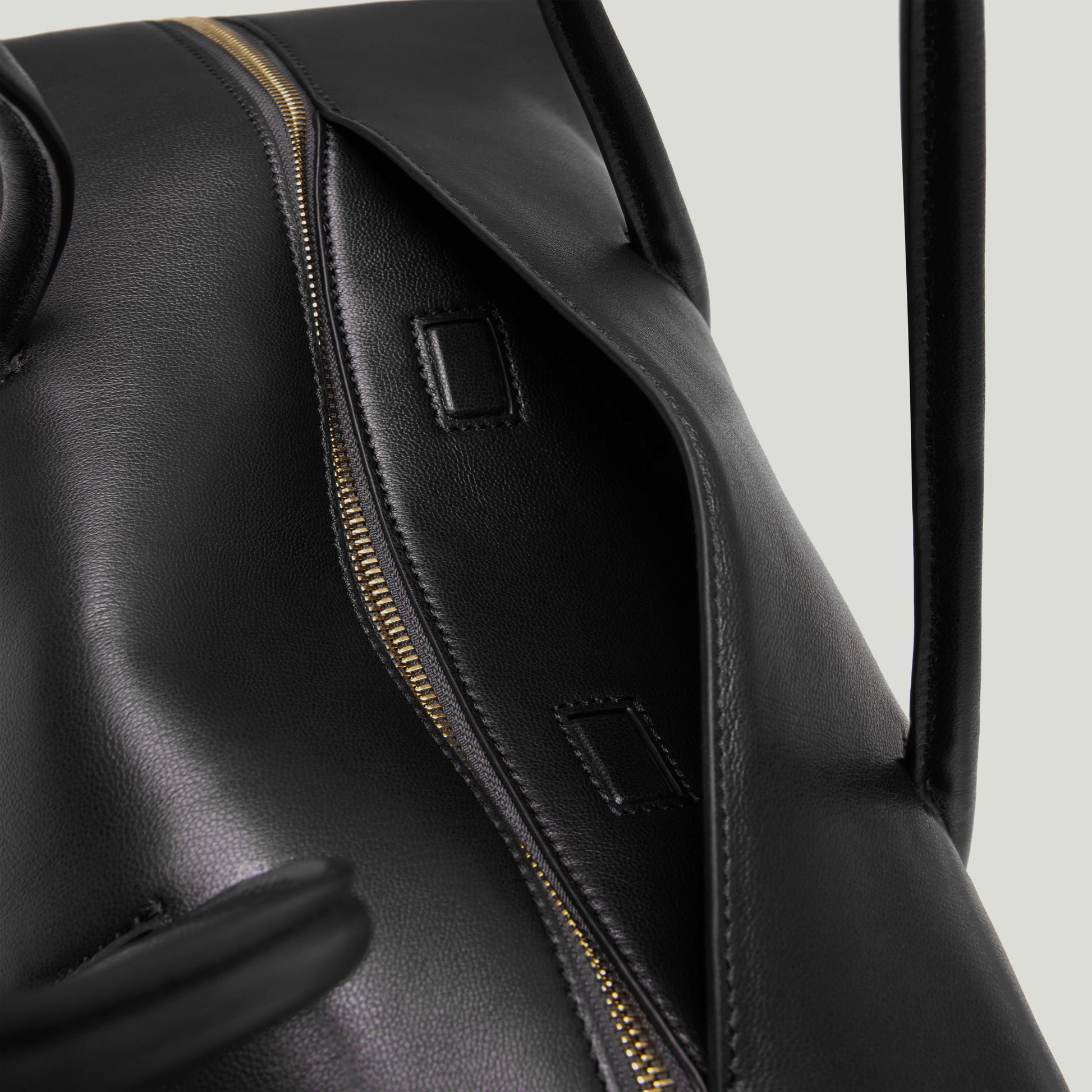 Exclusive The Stockholm — One Size — Size black fine grain — Detail View