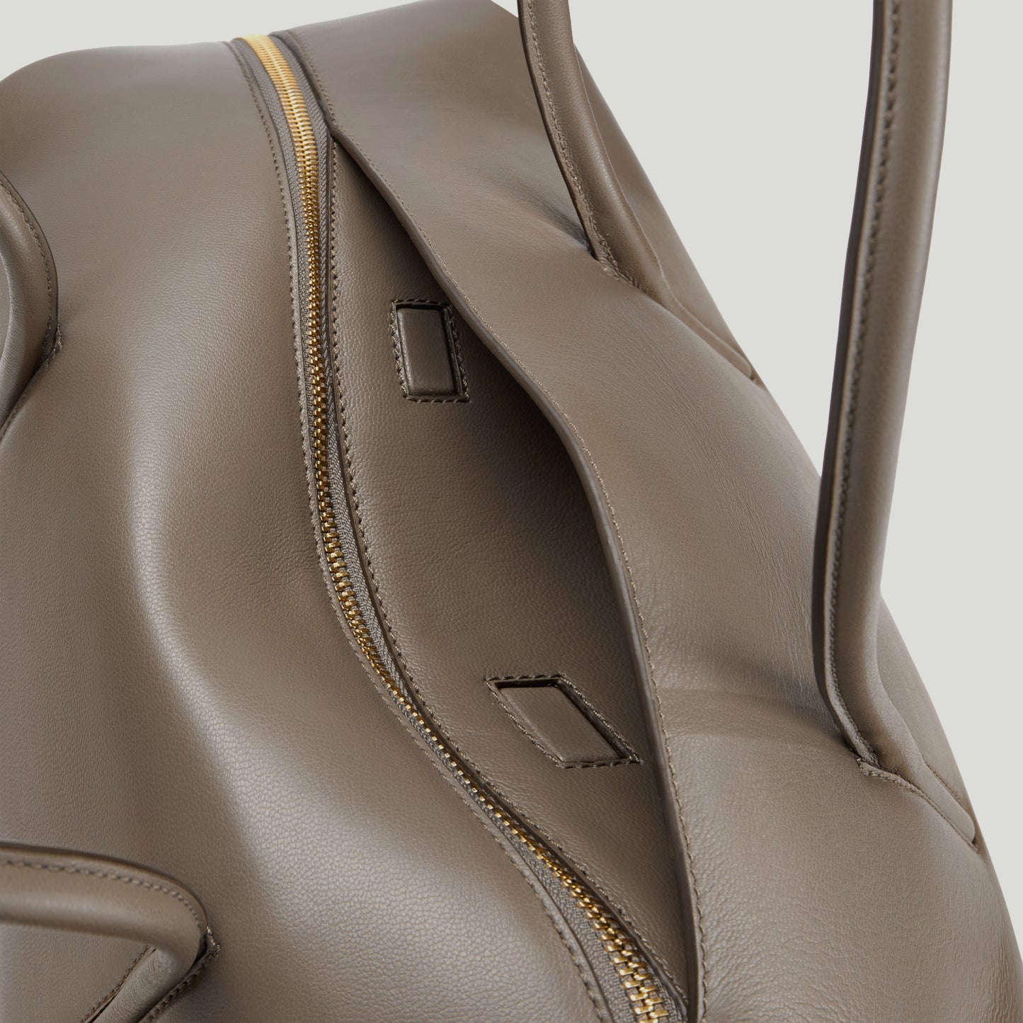 Exclusive The Stockholm — One Size — Size dark taupe fine grain — Detail View