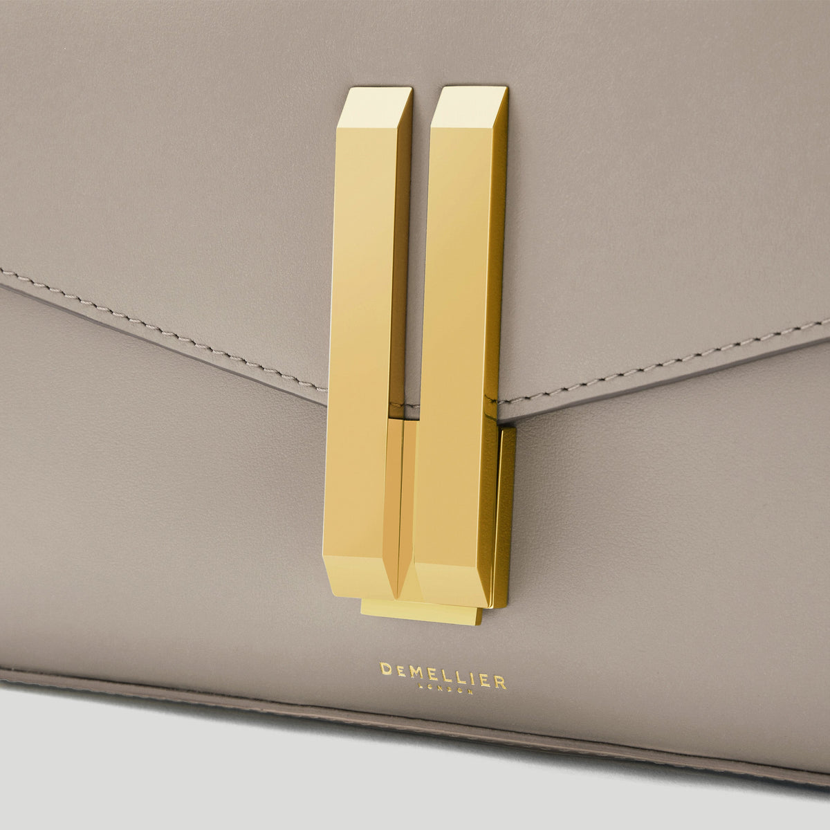 Exclusive The Vancouver Clutch — One Size — Size taupe smooth — Side View
